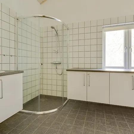 Three-bedroom Holiday In * Hals