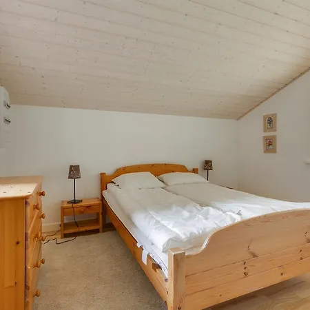 펜션 Three-bedroom Holiday In *