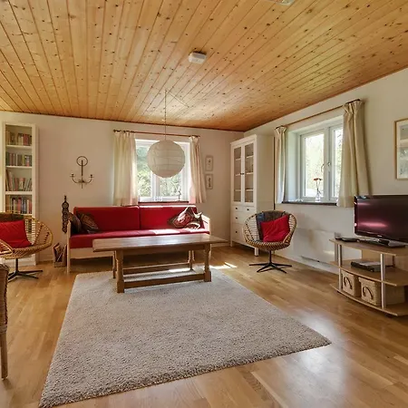 펜션 Three-bedroom Holiday In *