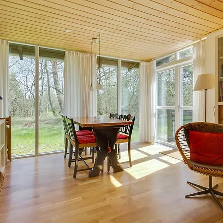 펜션 Three-bedroom Holiday In *