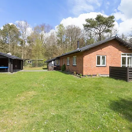 Three-bedroom Holiday In * Hals