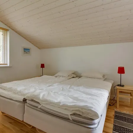펜션 Three-bedroom Holiday In *