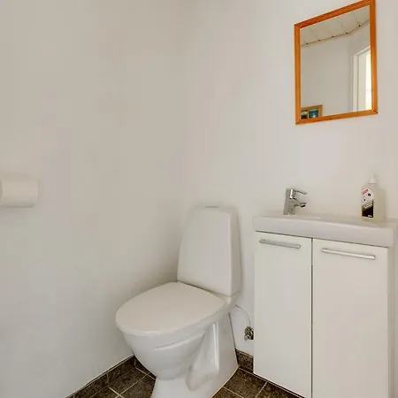 Three-bedroom Holiday In * Hals